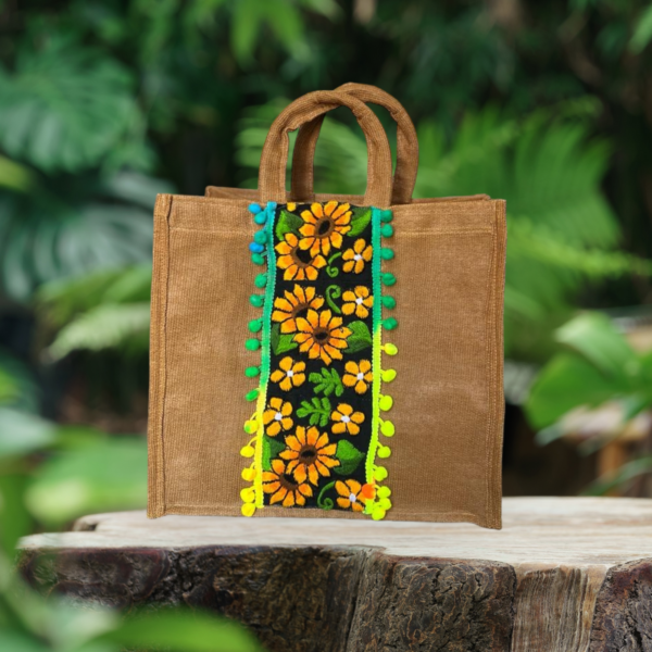 BOLSA TIRA CON POMPONES - Imagen 2