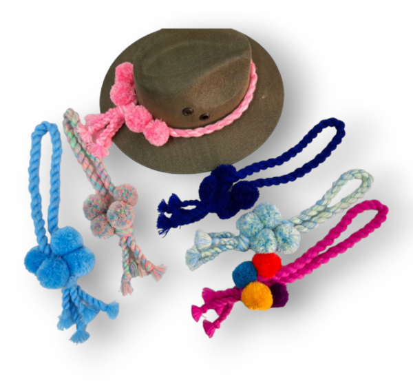 toquilla pompones - Imagen 2